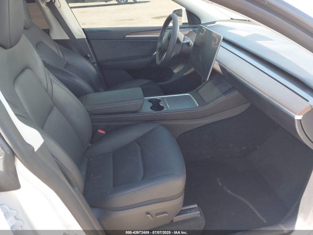 7SAYGDEE0RF160178 Tesla Model Y
