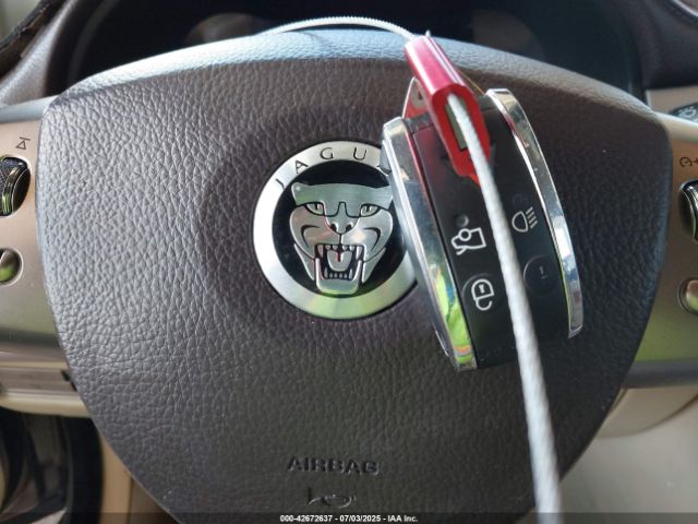 2011 JAGUAR XF SAJWA0FB9BLS09353 Photo 10