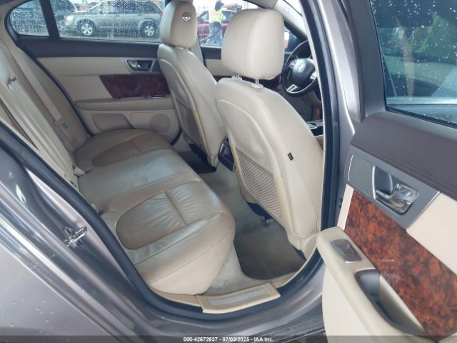 2011 JAGUAR XF SAJWA0FB9BLS09353 Photo 7