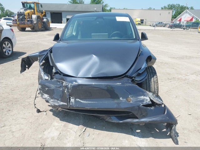 7SAYGDEE9RA282051 Tesla 2024