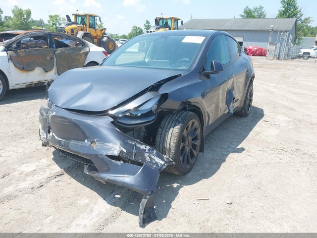 2024 TESLA MODEL Y 7SAYGDEE9RA282051 Photo 1