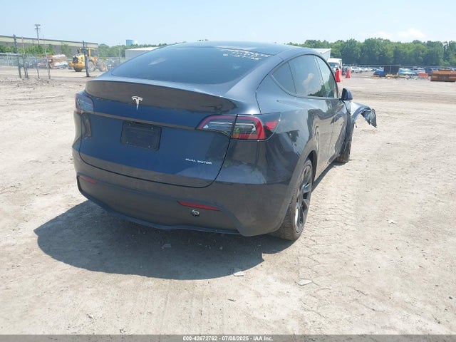 2024 TESLA MODEL Y 7SAYGDEE9RA282051 Photo 3