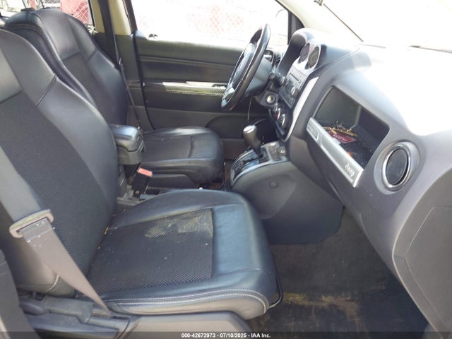 Jeep 2016 2016 1C4NJCEA8GD648078 Image 5