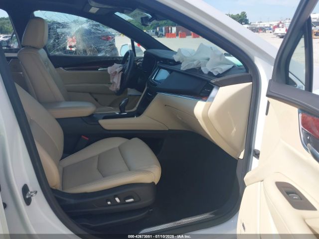 2018 CADILLAC XT5 1GYKNCRS0JZ126852 Photo 4