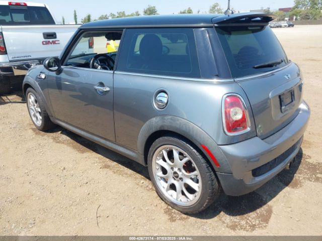 2010 MINI COOPER S WMWMF7C53ATZ70244 Photo 2