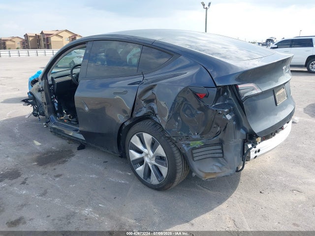 2024 TESLA MODEL Y 7SAYGDEE4RF986192 Photo 2