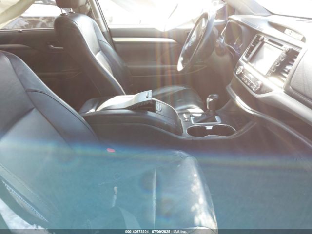 2016 TOYOTA HIGHLANDER 5TDJKRFH6GS240807 Photo 4