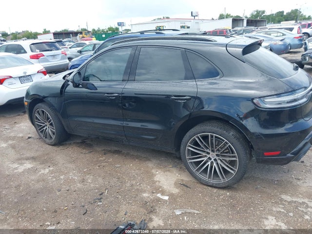 Porsche Macan 2025 WP1AA2A55SLB00991 Image 15