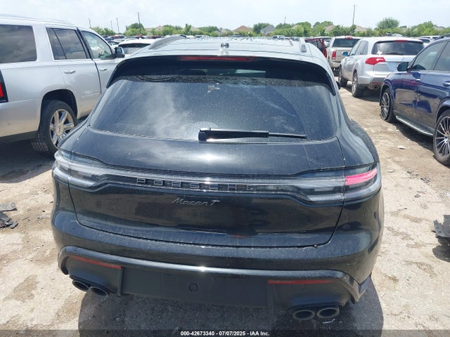 Porsche Macan 2025 WP1AA2A55SLB00991 Image 17