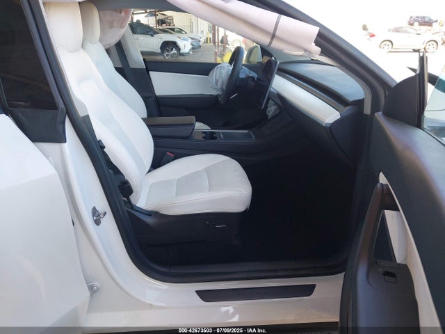 7SAYGDEF5NF368365 Tesla 2022