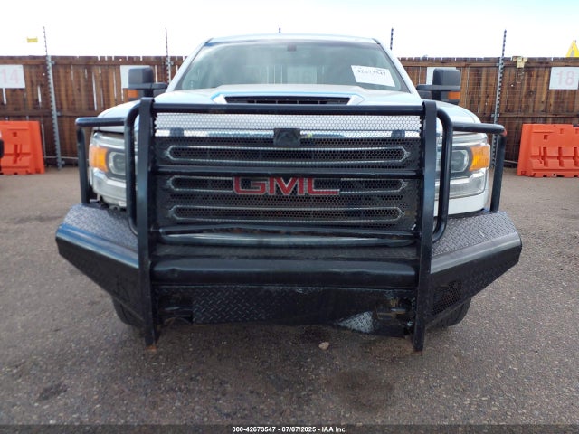 GMC l5p - direct injection, duramax, gen 5, var 1 2018 1GT12REY5JF181645 Image 12