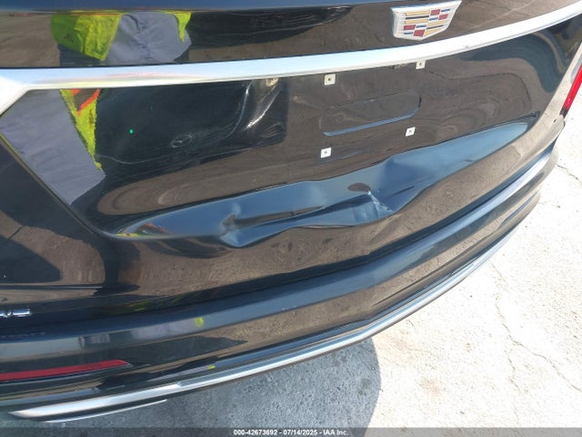 1GYKPDRS6PZ162828 Cadillac lgx