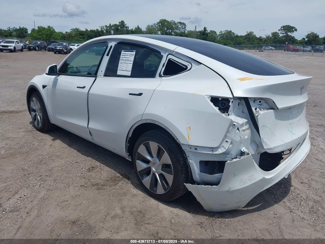 2023 TESLA MODEL Y 7SAYGAEE2PF775097 Photo 2