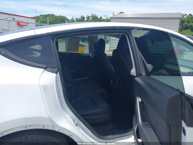 2023 TESLA MODEL Y 7SAYGAEE2PF775097 Photo 7
