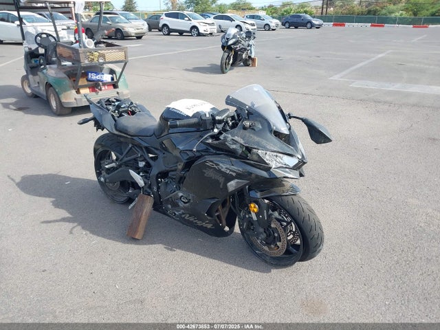 42673853 :رقم المزاد ، ML5ZXCP14SDA35104 vin ، 2025 Kawasaki Zx400 P مزاد بيع