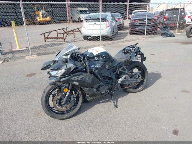 42673853 :رقم المزاد ، ML5ZXCP14SDA35104 vin ، 2025 Kawasaki Zx400 P مزاد بيع