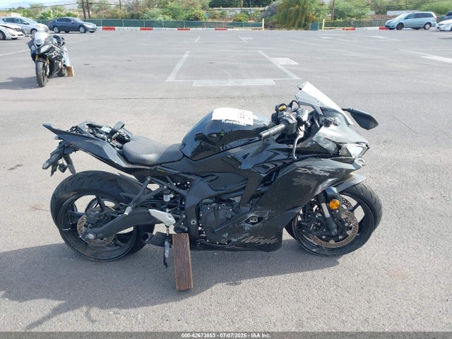 42673853 :رقم المزاد ، ML5ZXCP14SDA35104 vin ، 2025 Kawasaki Zx400 P مزاد بيع