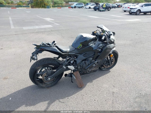 42673853 :رقم المزاد ، ML5ZXCP14SDA35104 vin ، 2025 Kawasaki Zx400 P مزاد بيع