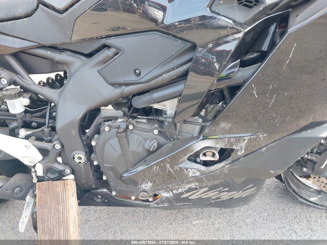 42673853 :رقم المزاد ، ML5ZXCP14SDA35104 vin ، 2025 Kawasaki Zx400 P مزاد بيع