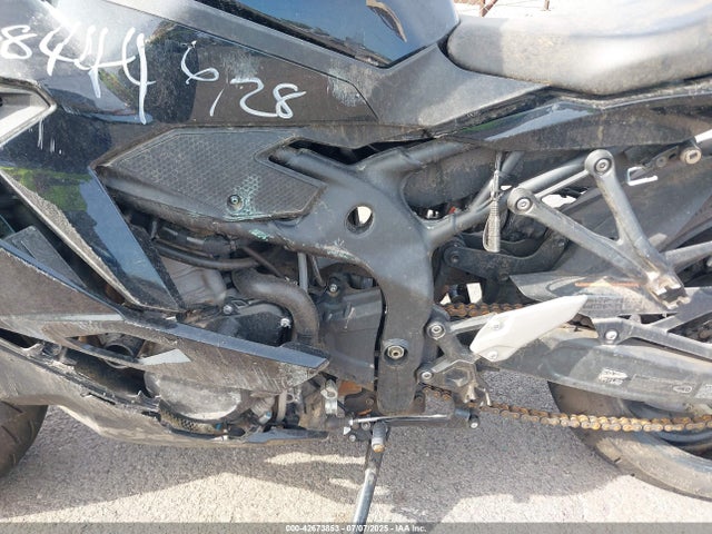 42673853 :رقم المزاد ، ML5ZXCP14SDA35104 vin ، 2025 Kawasaki Zx400 P مزاد بيع