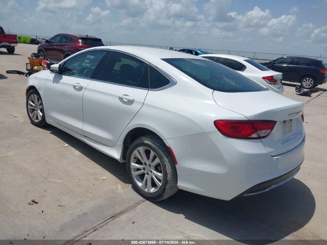 1C3CCCAB2FN552055 Chrysler 2015
