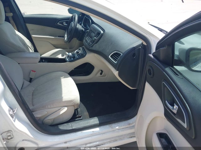 1C3CCCAB2FN552055 Chrysler 2015