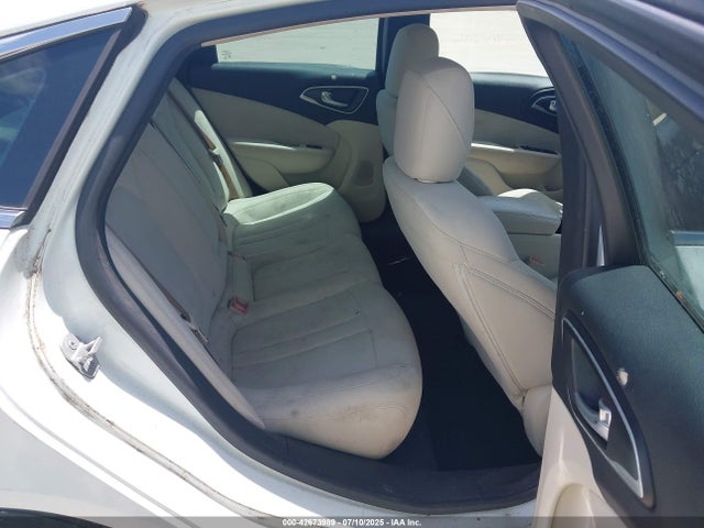 1C3CCCAB2FN552055 Chrysler 2015