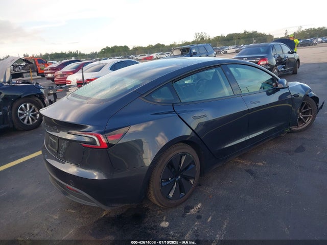 2025 TESLA MODEL 3 5YJ3E1EA9SF999728 Photo 3