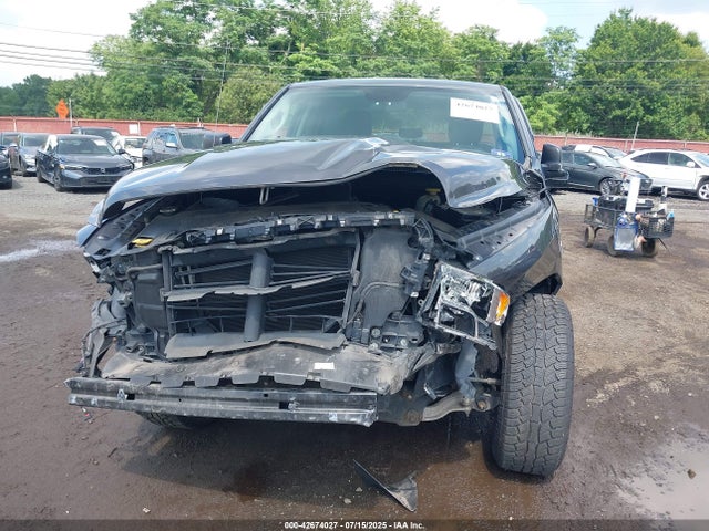 Продаж на аукціоні авто 2017 Ram 1500 Express  4x4 6'4 Box, vin: 1C6RR7FT8HS565661, номер лоту: 42674027