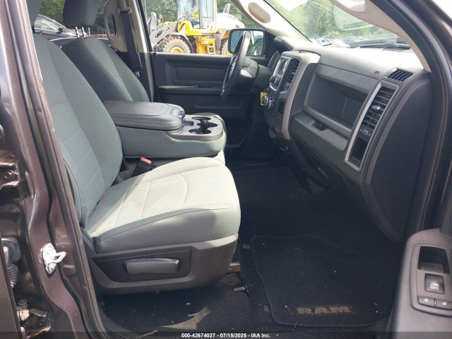 Продаж на аукціоні авто 2017 Ram 1500 Express  4x4 6'4 Box, vin: 1C6RR7FT8HS565661, номер лоту: 42674027