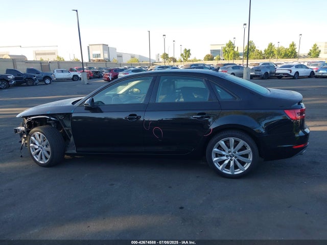 WAUGNAF42HN011030 Audi A4