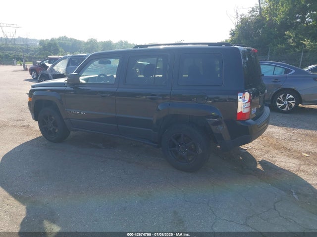 1C4NJRBBXGD521557 Jeep 2016