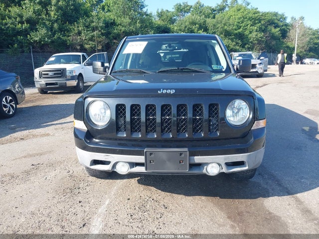 1C4NJRBBXGD521557 Jeep 2016