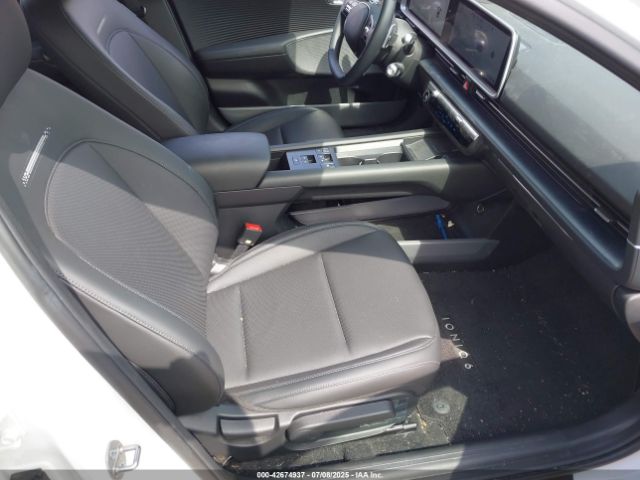 2023 HYUNDAI IONIQ 6 KMHM34AC3PA045667 Photo 4