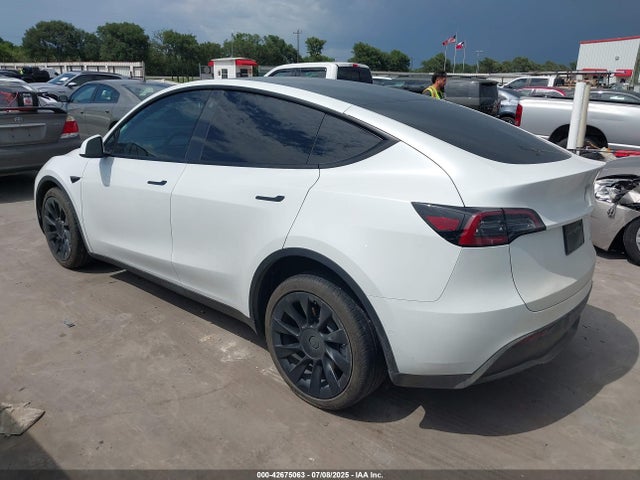 2022 TESLA MODEL Y 7SAYGDEE5NA020571 Photo 2