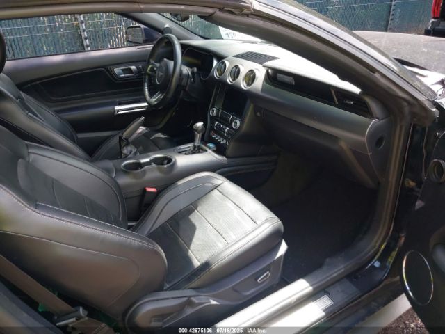 2018 FORD MUSTANG 1FATP8UH4J5117856 Photo 4