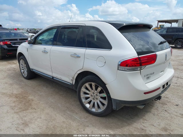 Lincoln MKX 2015 2LMDJ8JK0FBL23520 Image 3
