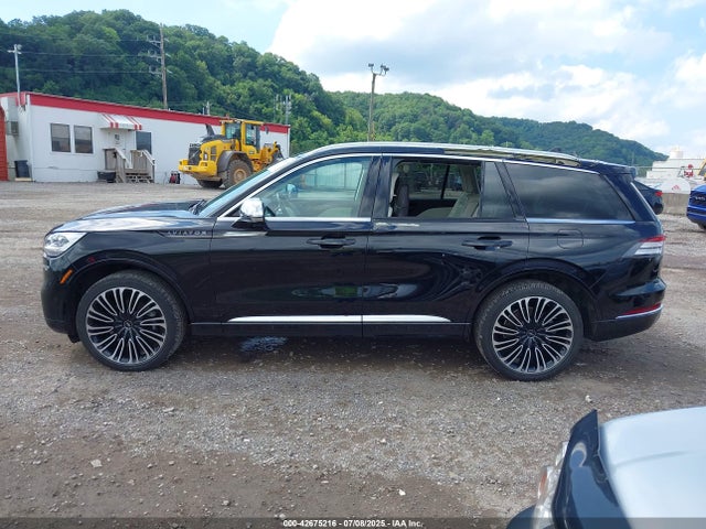 5LM5J9XC6NGL10684 Lincoln Aviator Black Label