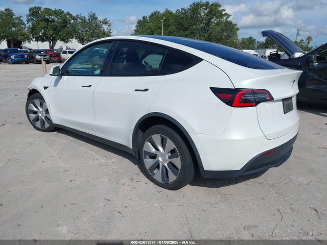 2021 TESLA MODEL Y 5YJYGDEE0MF082605 Photo 2