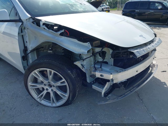 2021 TESLA MODEL Y 5YJYGDEE0MF082605 Photo 5
