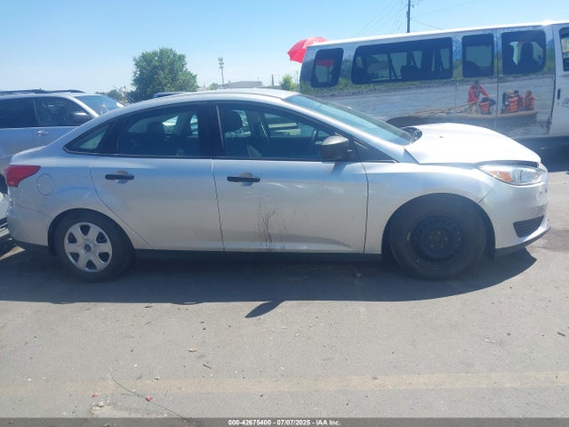 Ford 2016 2016 1FADP3E27GL397648 Image 13