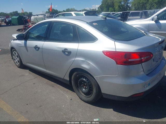 Ford 2016 2016 1FADP3E27GL397648 Image 3