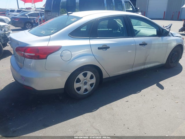 Ford 2016 2016 1FADP3E27GL397648 Image 4