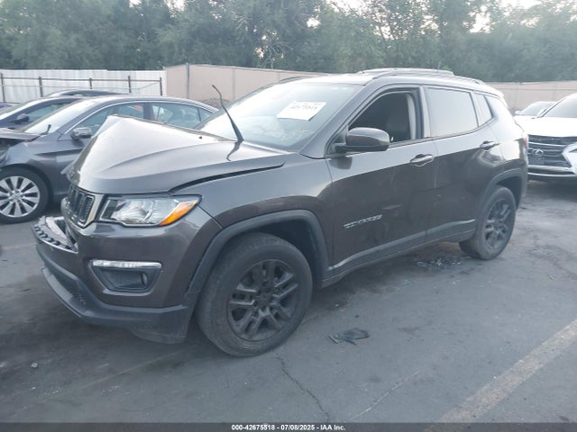 3C4NJCBB8JT425389 Jeep 2018