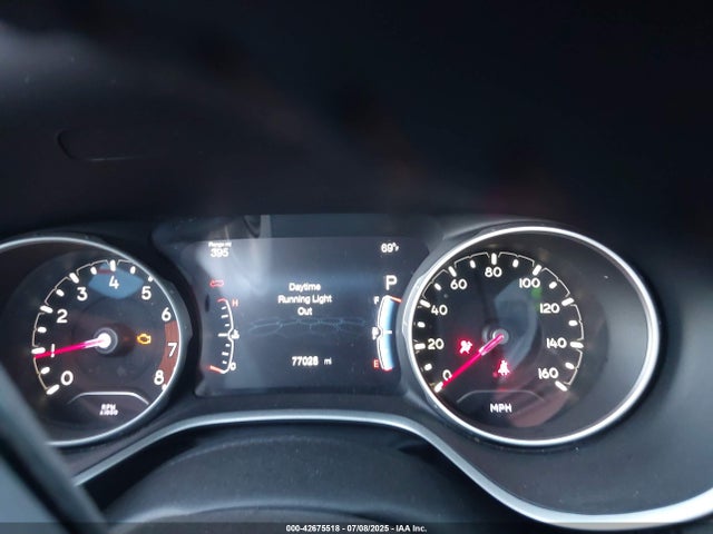 3C4NJCBB8JT425389 Jeep 2018
