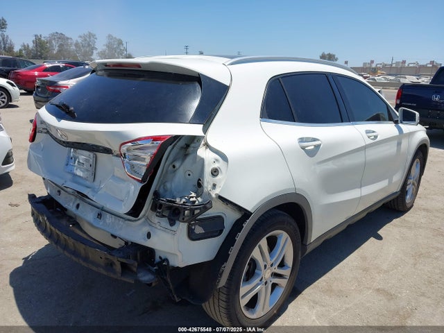 Mercedes-Benz 2015 2015 WDCTG4EB8FJ169741 Image 4
