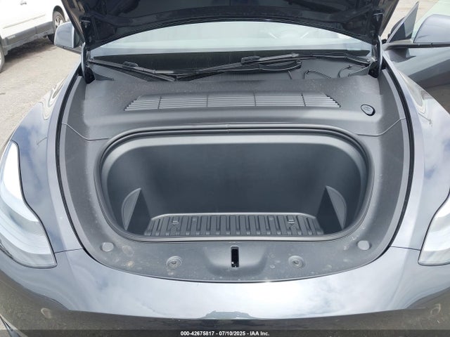 2025 TESLA MODEL Y 7SAYGDEE4SF289725 Photo 9