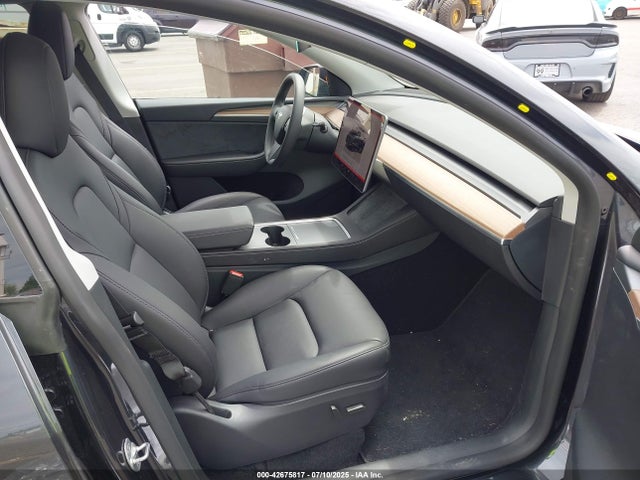 2025 TESLA MODEL Y 7SAYGDEE4SF289725 Photo 4