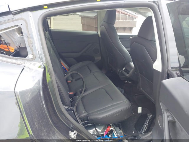 2025 TESLA MODEL Y 7SAYGDEE4SF289725 Photo 7