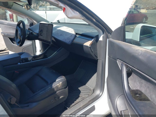 2021 TESLA MODEL Y 5YJYGDEE5MF096807 Photo 4